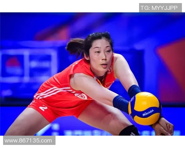 中国女排迎战荷兰队全力以赴力争胜利展现团队精神与竞技风采